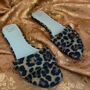 Leopard Slides